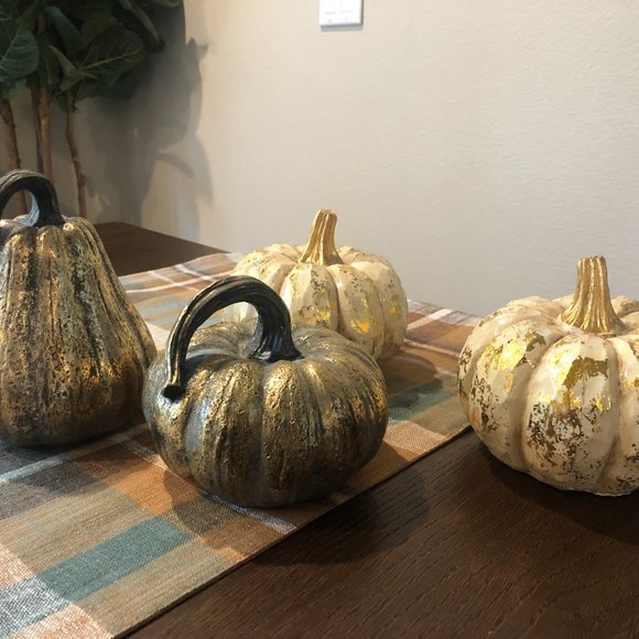Pumpkins and Pillows, oh my! 🍁🍂 Fall decor - Picture 4 of 10